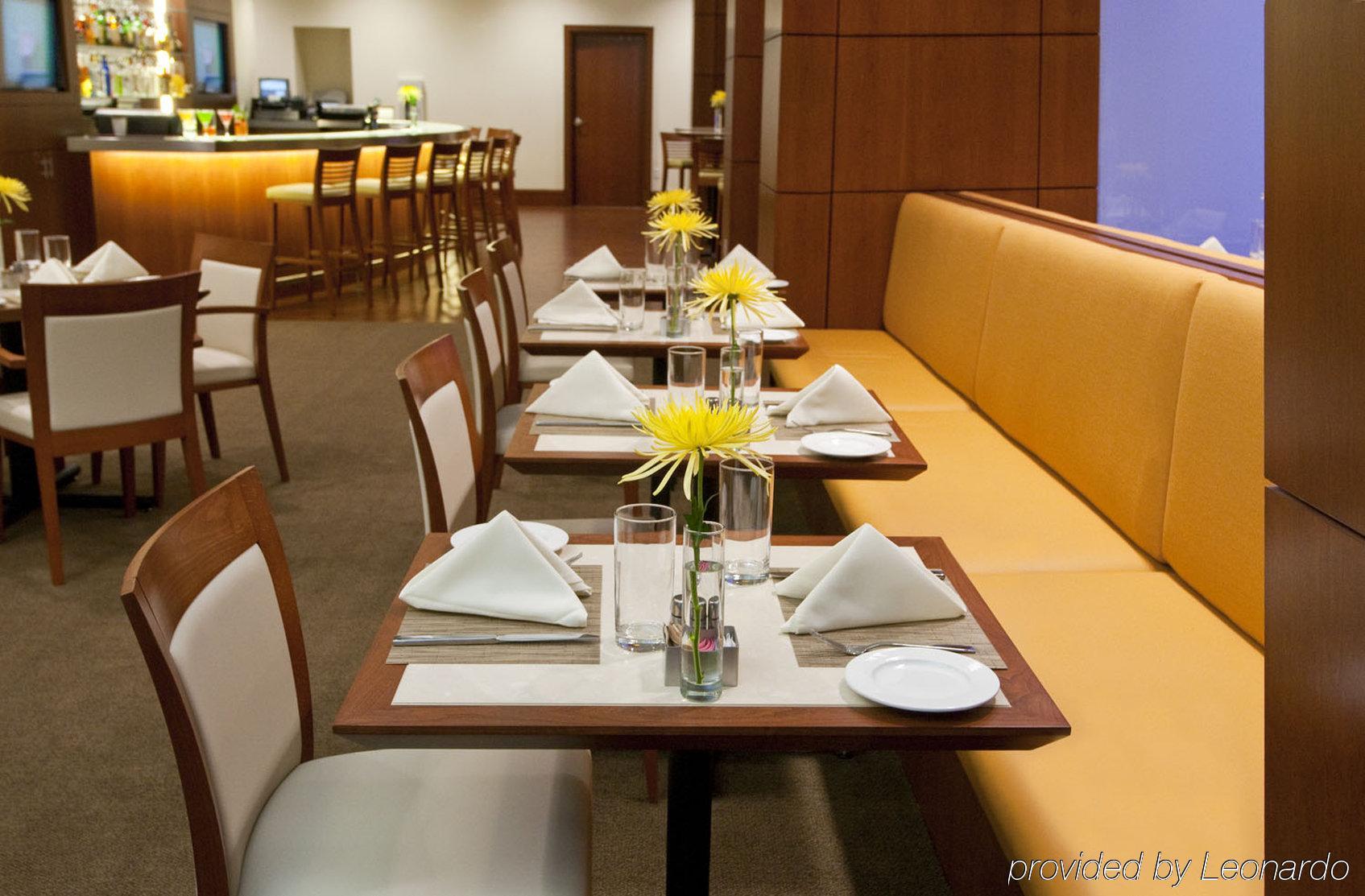 Intercontinental Suites Hotel Cleveland By Ihg Restaurant photo