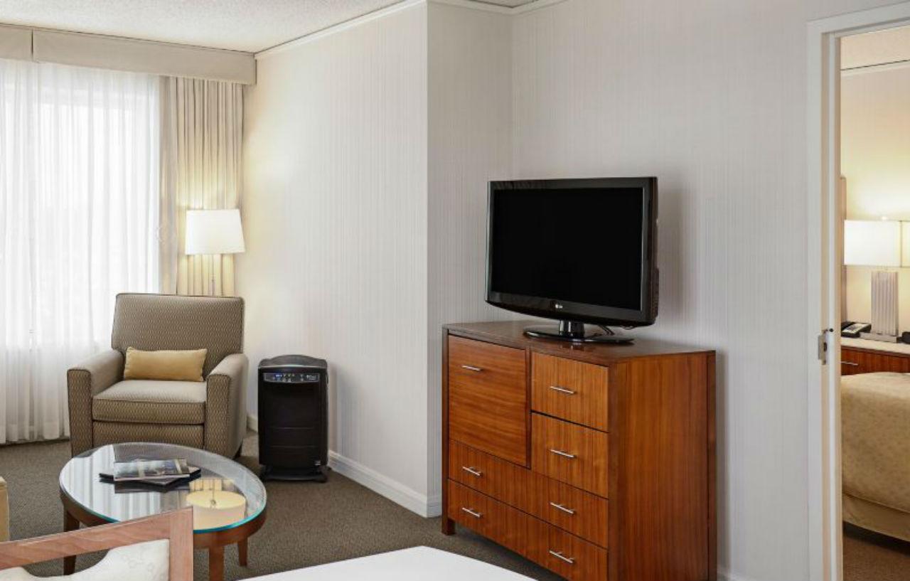 Intercontinental Suites Hotel Cleveland By Ihg Exterior photo